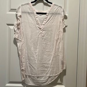 Women’s white top